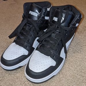 Hightop Puma sneakers